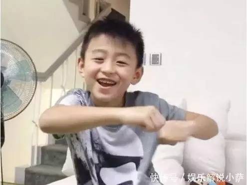 张柏芝小儿子八周岁，因样貌出众，网友表示非常期待他的成长