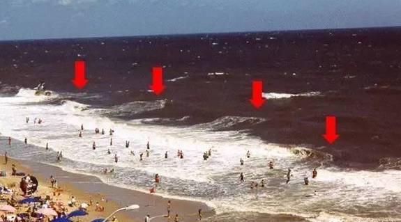 双胞胎姐妹海滩溺亡，在海边看到这个请立即上岸！已有多人因此丧命!