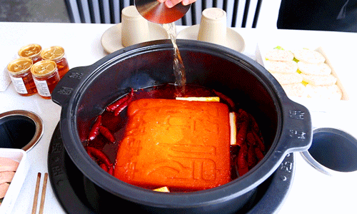 重庆火锅串串界的“白富美”c位出道！据说在这还能偶遇小鲜肉？！