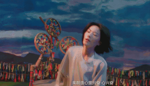 王菲综艺首秀：该跳广场舞的年纪，凭什么少女感十足？