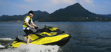 老斯基试驾庞巴迪水上摩托艇，糟糕，是心动的感觉！