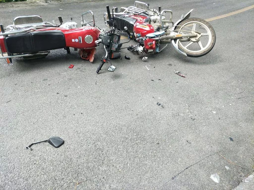 事故警示|印江县两日发生两起两摩托车相撞事故，情景却如此相似·····