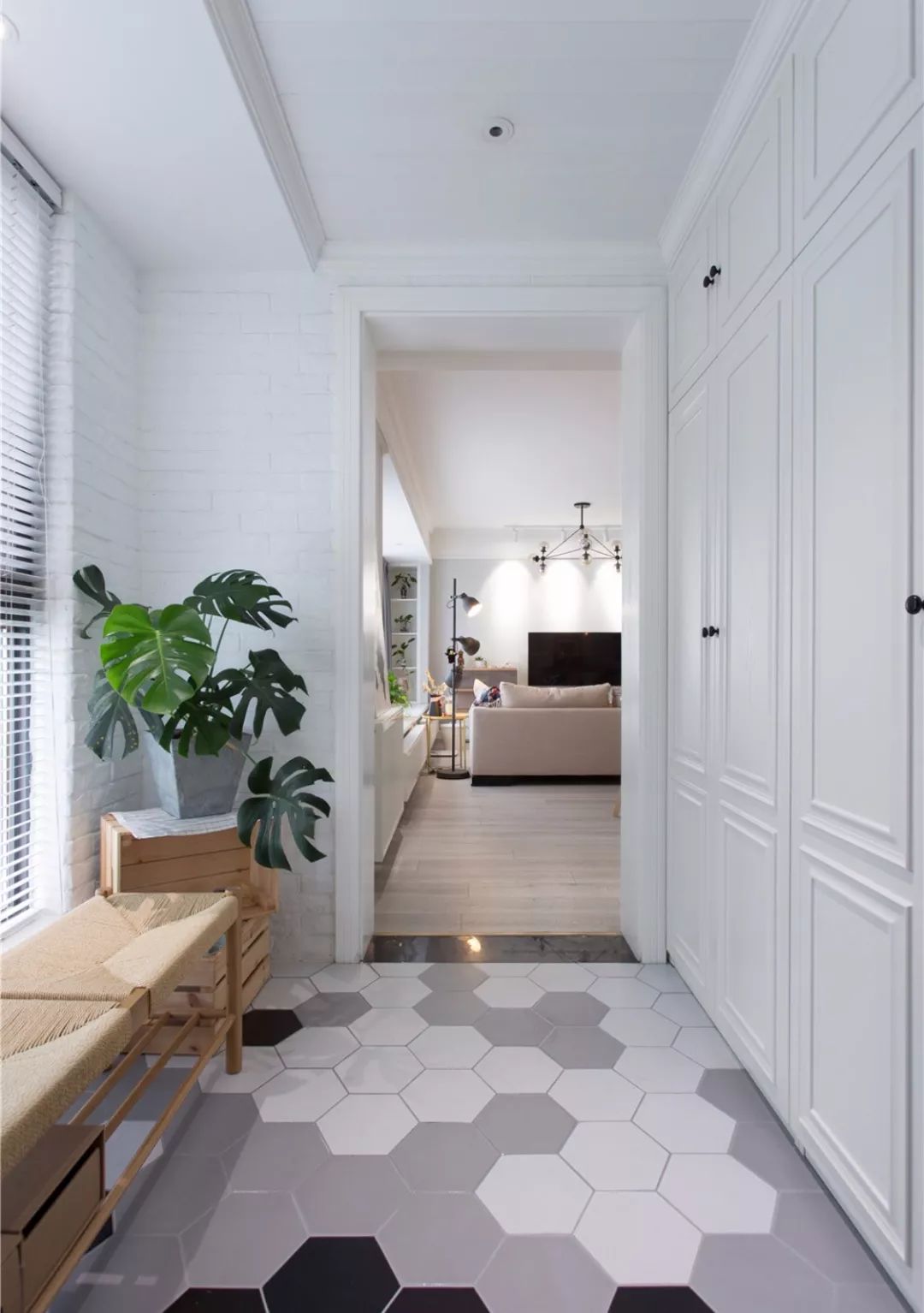 130平的现代北欧风三居室，用灰白打造优雅之家