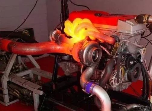 涡轮增压发动机的车子发生碰撞更容易自燃，是真的吗？