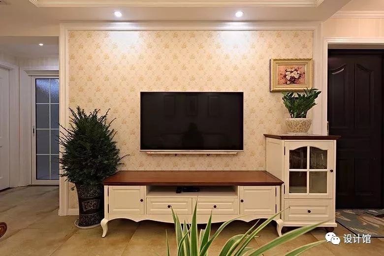 电视背景墙小，如何设计