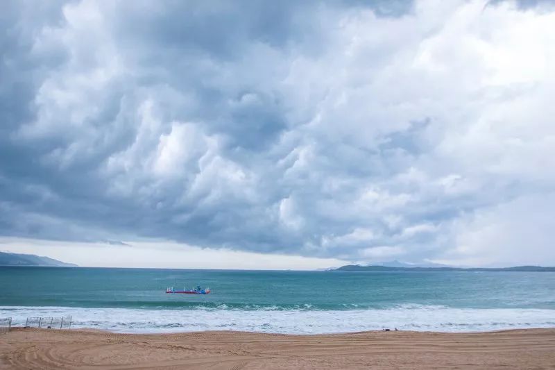 深圳最新开放的海滩，藏着最蓝的海，人少还免费！