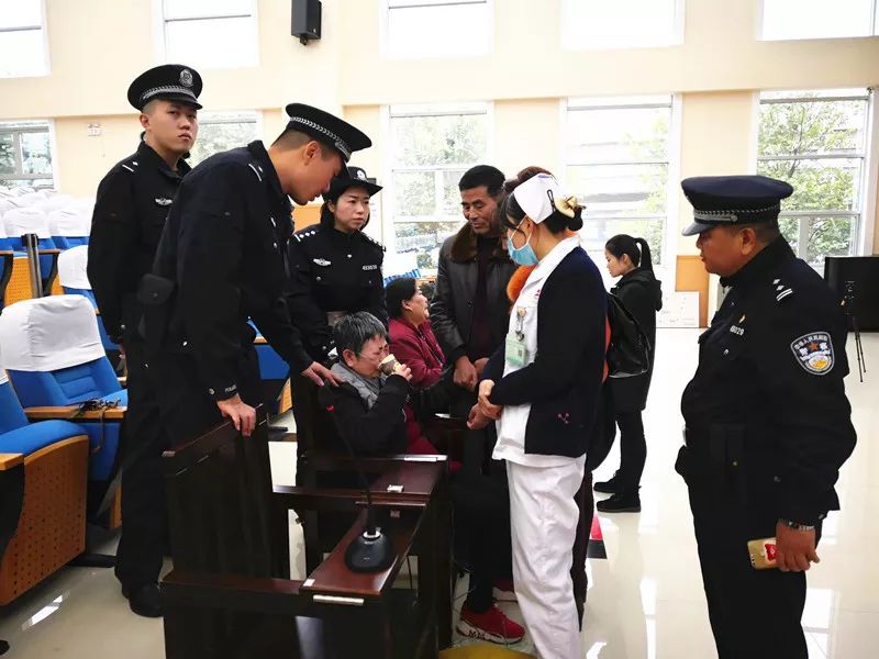 临桂抓获23名..人员！受审时有人连吃4粒救心丸！
