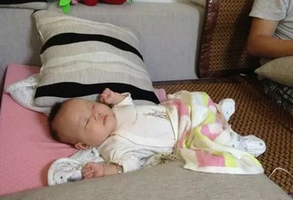 3个月婴儿睡着再也没有醒来，送医也无力回天，母亲痛恨自己无知