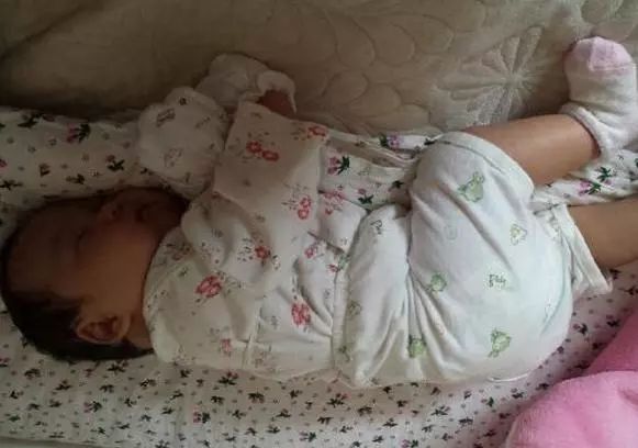 3个月婴儿睡着再也没有醒来，送医也无力回天，母亲痛恨自己无知
