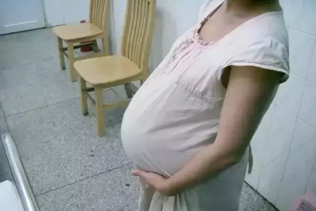 38岁高龄产妇怀上五胞胎，被迫减掉三胎后，孩子出生却获意外惊喜