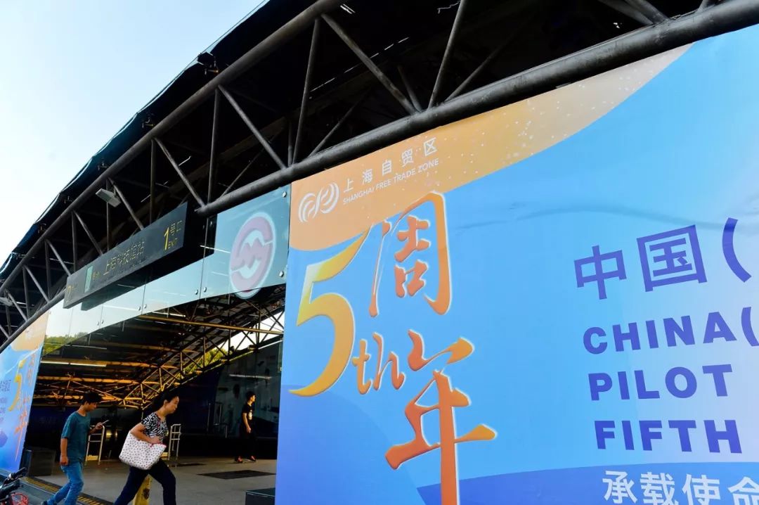【城事】上海390多个地铁站，浦东这个为啥这么特别？