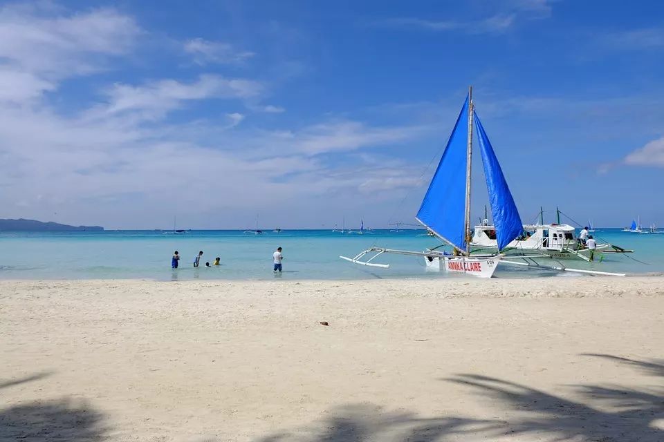 这个“网红海岛”宣布重开，下半年Pick东南亚最美的白沙滩！！！