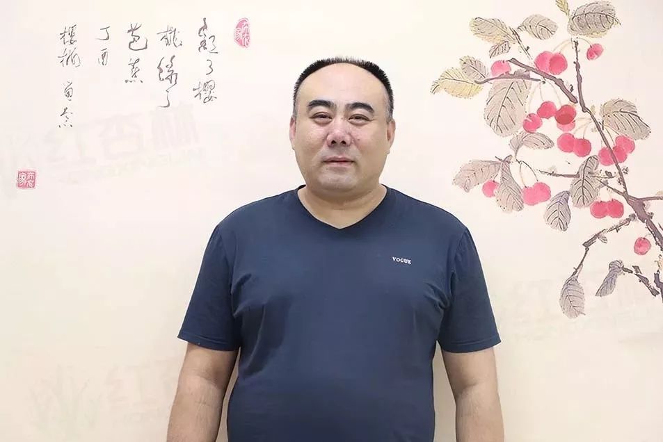 灵枢针灸创始人-黄晓晨黄晓晨先生,生于中医世家,父亲是行医40多年的