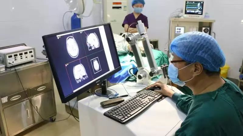 北京专家赴黔施医术，机器人治癫痫疾病！患者可向贵阳脑癫医院垂询