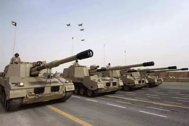 美国一直怀疑M777火炮技术外泄，看到中国的AH4更加确信了！