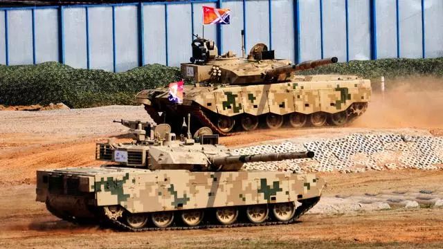 中国坦克疑似被巴基斯坦退货！巴铁还是嫌太贵了。