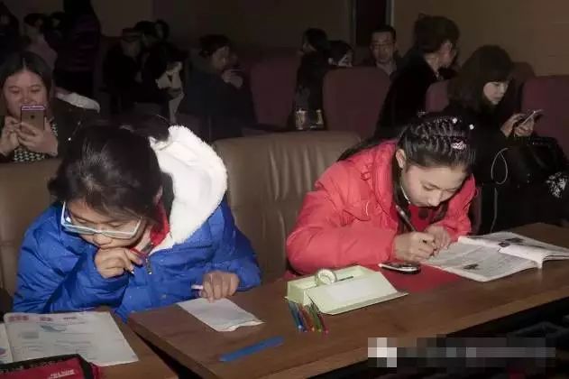课业重压下的中国孩子……这组照片让千万家长泪奔