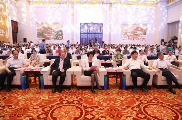“2018中国健康质量高峰论坛”在济南盛大开幕，济南红会医院应邀参加