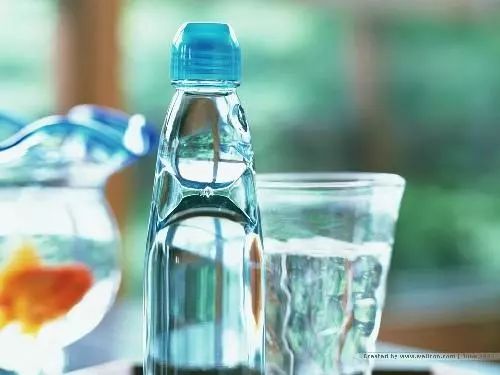 多喝水是养生还是给肾增加负担呢?