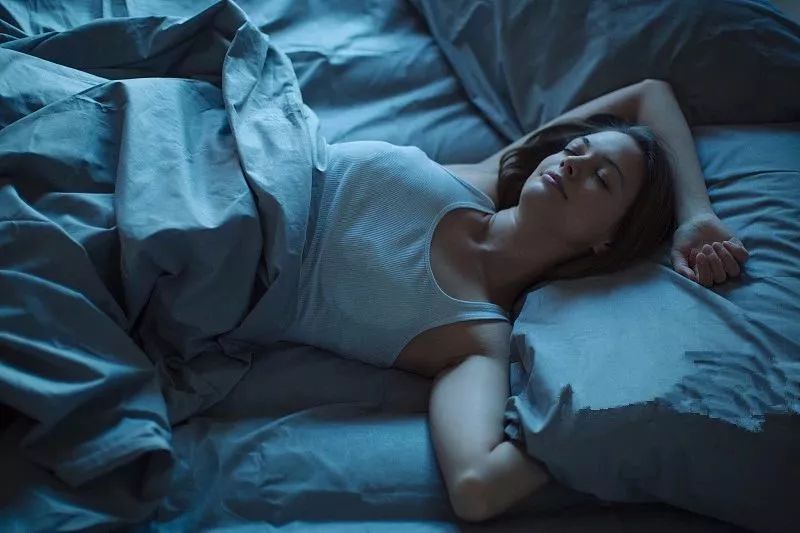 睡觉时头朝哪个方向最健康？一篇搞懂如何健康睡眠