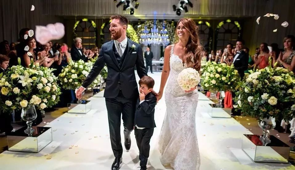 梅西世界杯刷屏，他30岁娶了9岁时的青梅竹马：长情，是最好的告白