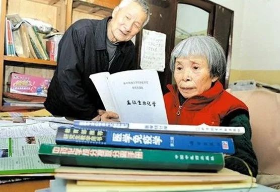 1000万！86岁退役女大校将毕生积蓄捐给家乡，她曾经是新中国第一位...
