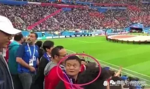 李连杰被骂为看世界杯，不看好友计春华最后一眼！网友：太无情了