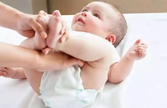 每次给宝宝换尿不湿都很认真，怎么还会得尿布疹呢？