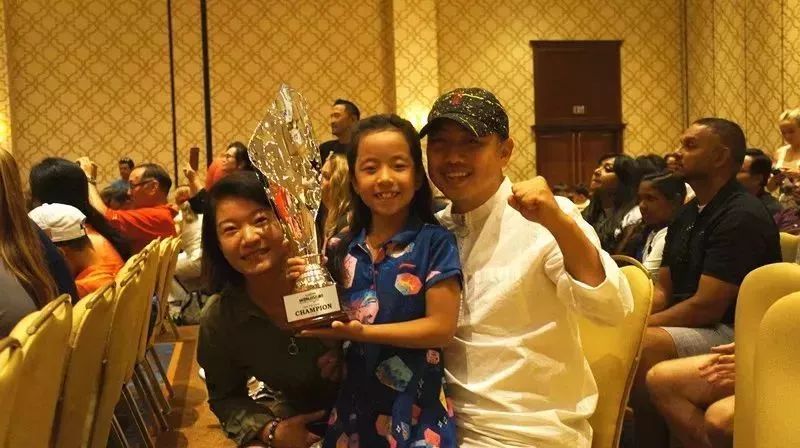 刘国梁7岁女儿夺世界冠军！比你厉害的偏偏比你还努力！