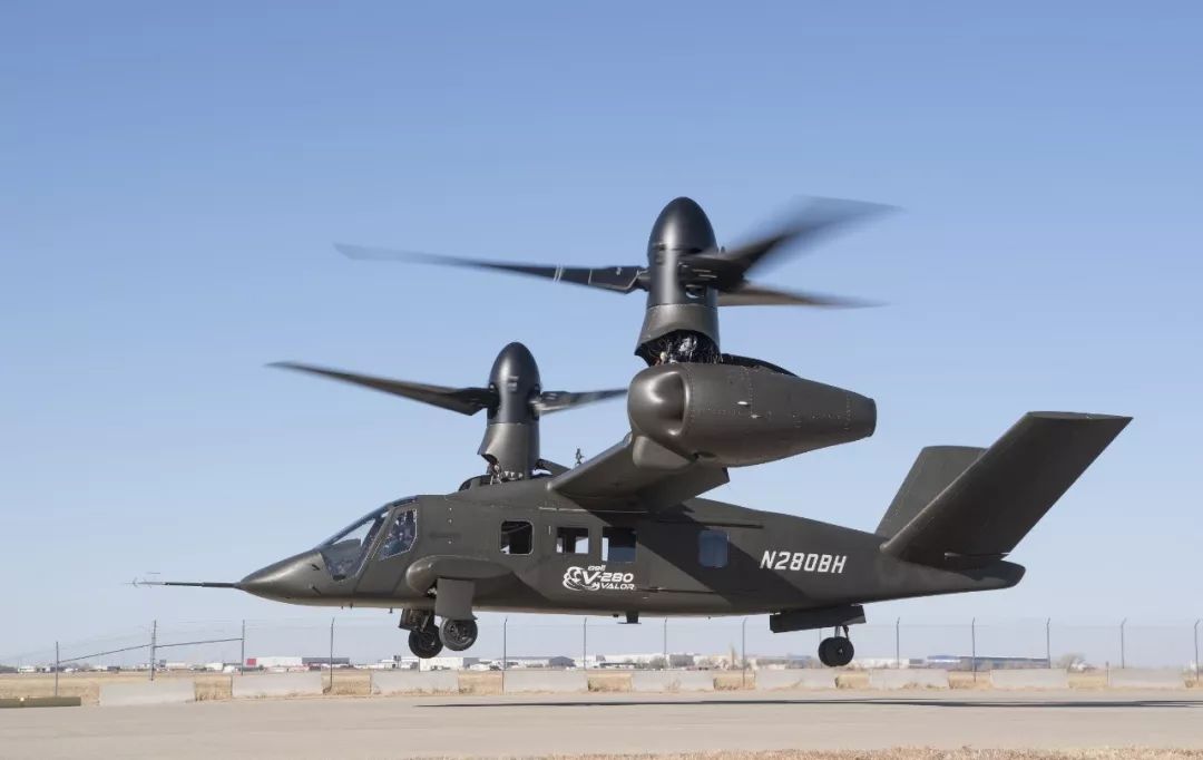 美军最新舰载无人机亮相，两种用途前景广大，核心科技想山寨不易
