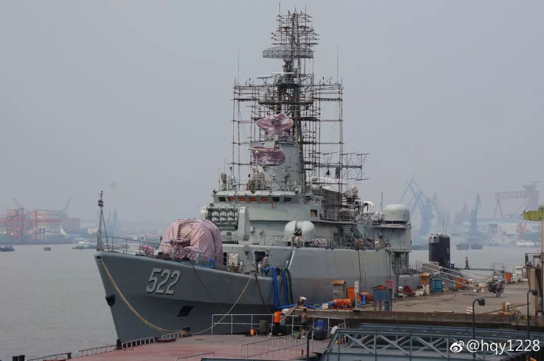 两艘改嫁海外的国产第二代护卫舰正加紧改装，已是看一眼少一眼
