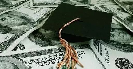 美国大学20年内学费涨幅243%，孩子出国留学花费双叒叕高了....