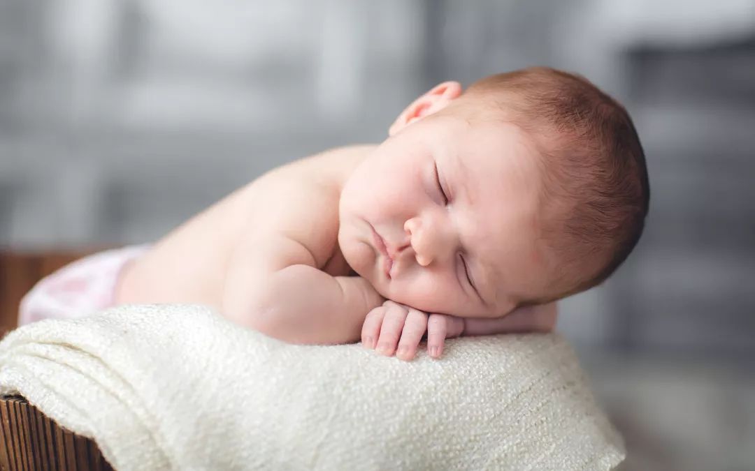 宝宝晚上睡不到一会而就醒怎么办？怎么让宝宝睡得香？