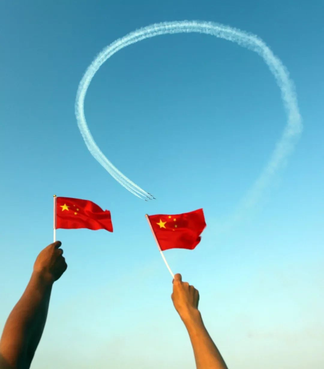 今天，致敬中国军人！
