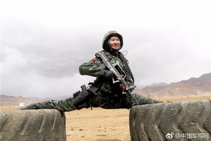 40秒25个引体向上，中国女兵你敢挑战吗？
