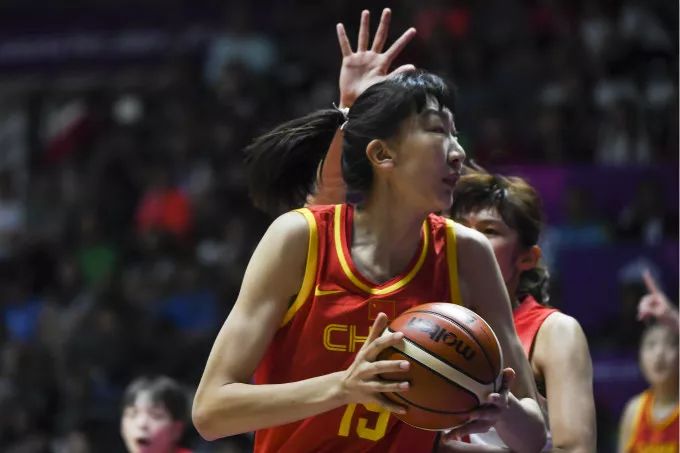 12人上场11人得分！最年轻的中国女篮找到了最容易赢球的方式