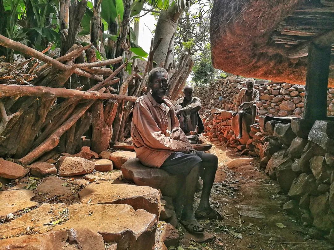 在埃塞俄比亚的丛林，遇见大唇盘族女人，孙红潮说说那场神秘原始之约