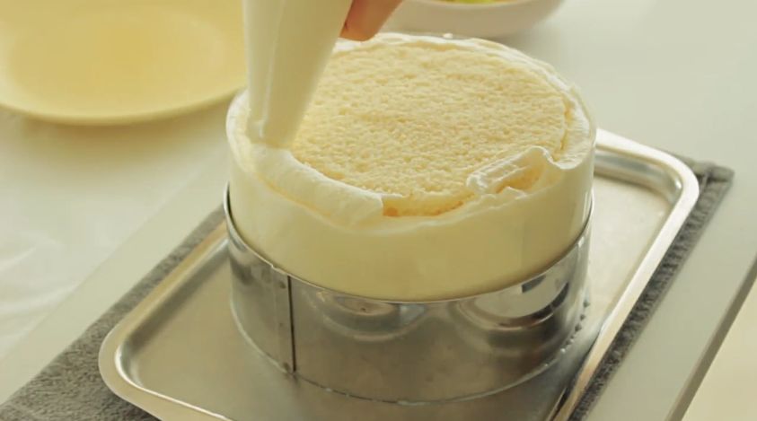 动物奶油抹面颗粒多？这样做不就好了，大气简约的韩式蛋糕其实很简单