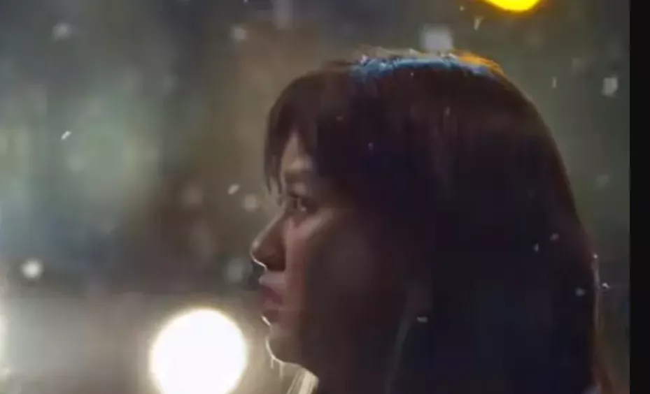 韩国当红小花肿成胖头鱼，颜值崩塌被骂活该，谁让她出演抄袭剧