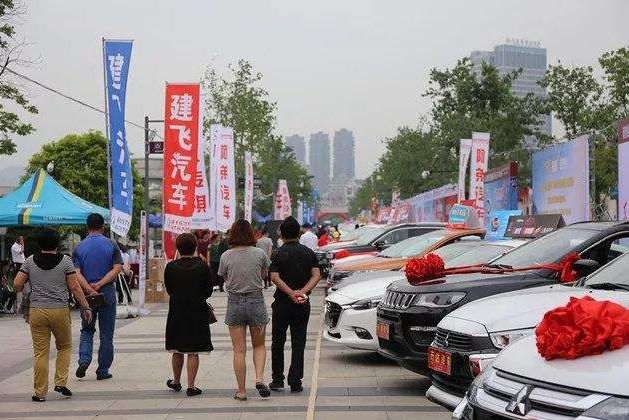 “汽车下乡”政策重启，咱们村里的年轻人能拯救中国车市吗？